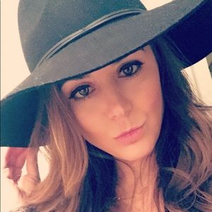 Meet your Posher, Britta